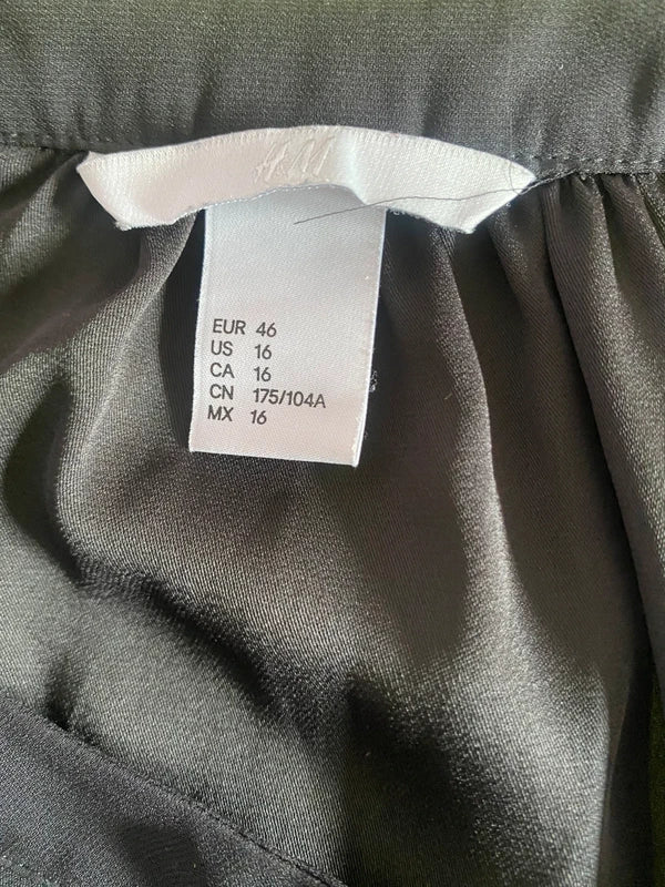 H&M lace longuette dress