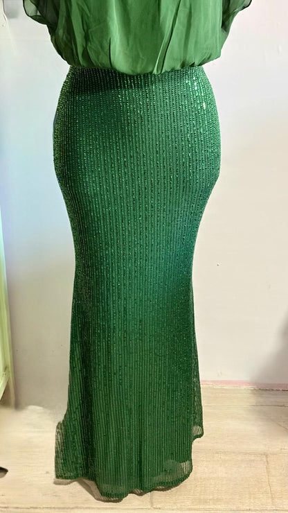 Abito Elegante Da Sera Con Paillettes A Contrasto Con Spilla decorativa & Cappello