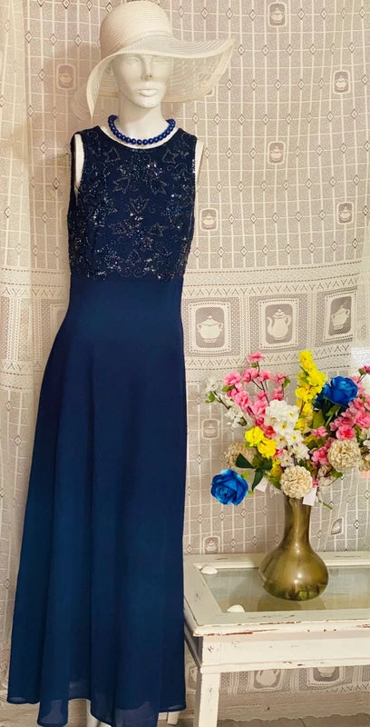 Abito Elegante Con Perline Strass Lavorate A Mano Misure Nelle Foto