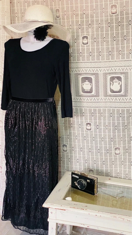 Abito Longuette Intimissimi Interamente di Paillettes e Pizzo