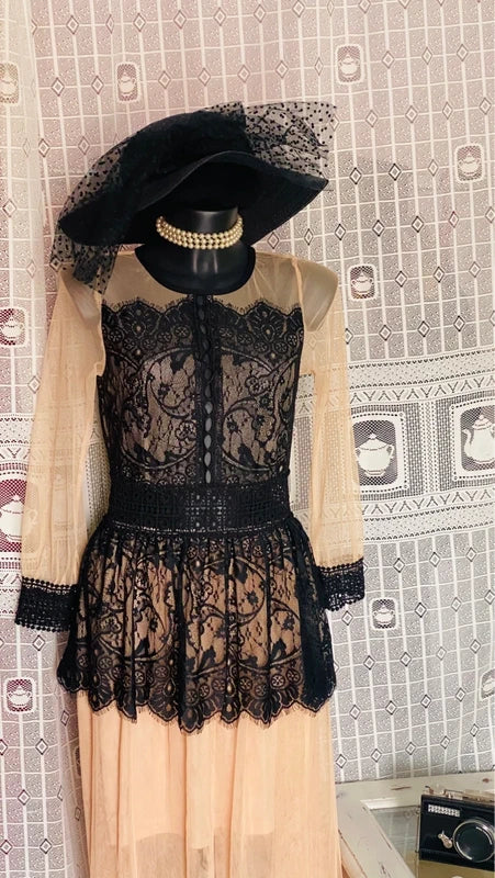 Abito Lungo Vintage Gothic  in Tulle e Pizzo