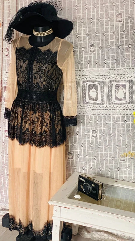 Abito Lungo Vintage Gothic  in Tulle e Pizzo