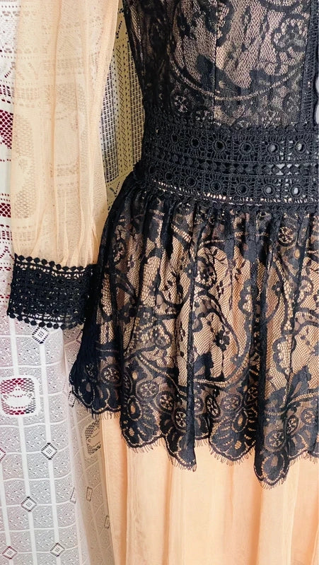 Abito Lungo Vintage Gothic  in Tulle e Pizzo