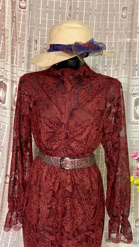 H&amp;M Longuette Lace Dress