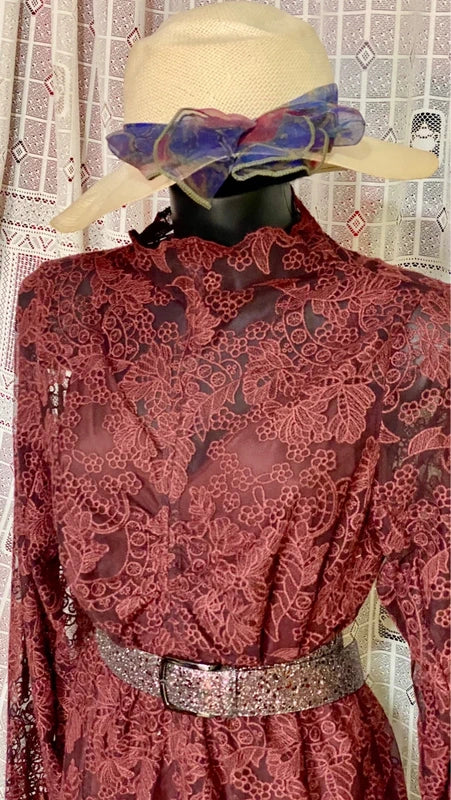 H&amp;M Longuette Lace Dress