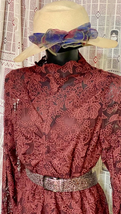 H&amp;M Longuette Lace Dress