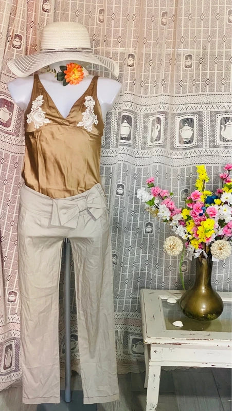 Lace top and trousers with bow