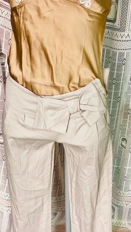 Top pizzo e Pantalone con fiocco