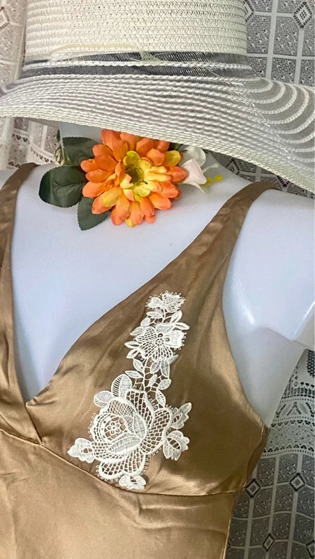 Lace top and trousers with bow