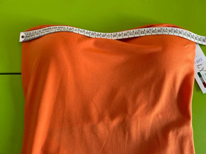 misure Abito lungo retrò donna morani displayed on mannequin with orange color and floral accessories.