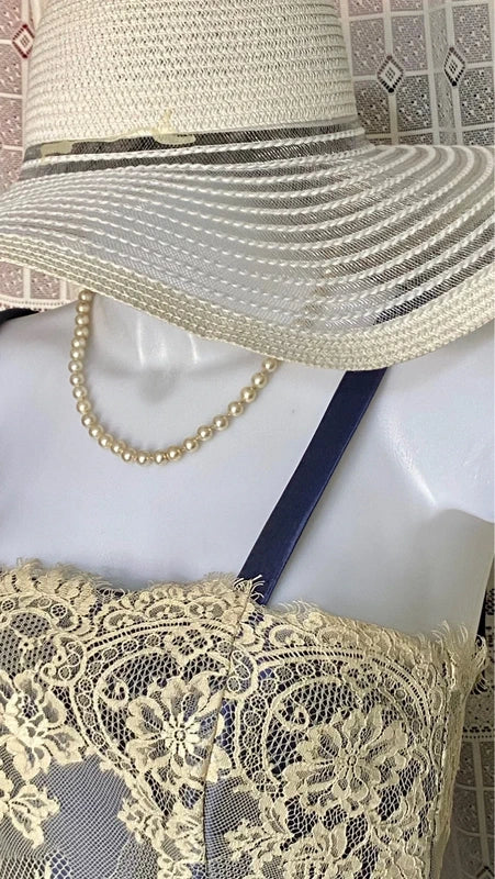 Elegant dress with lace bolero