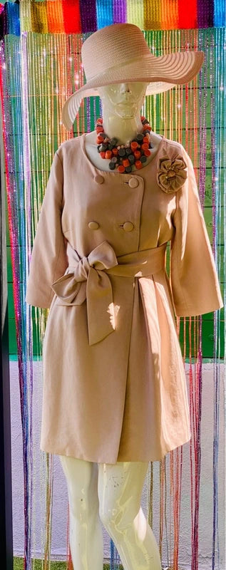 Abito Vintage con Spilla