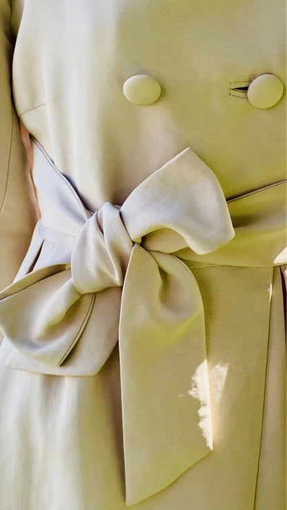 Abito Vintage con Spilla