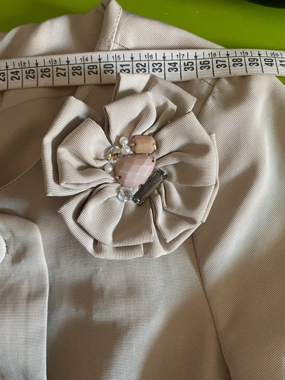 Abito Vintage con Spilla