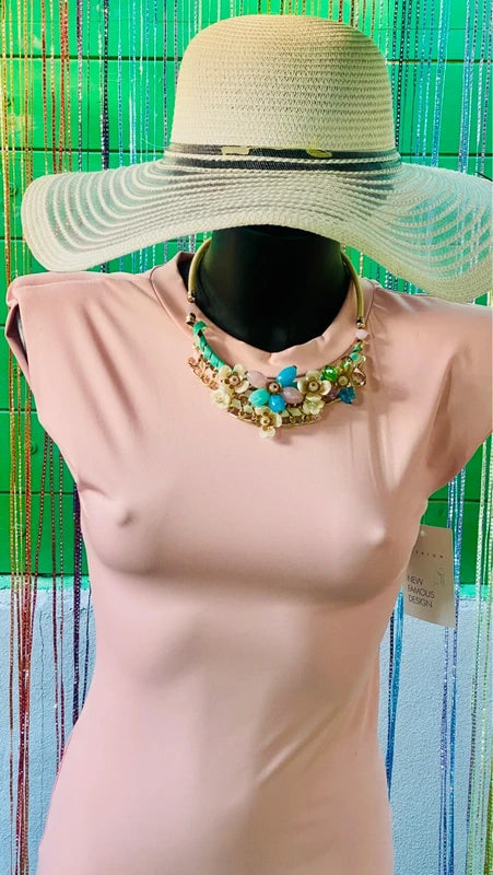 Longuette dress with side slit