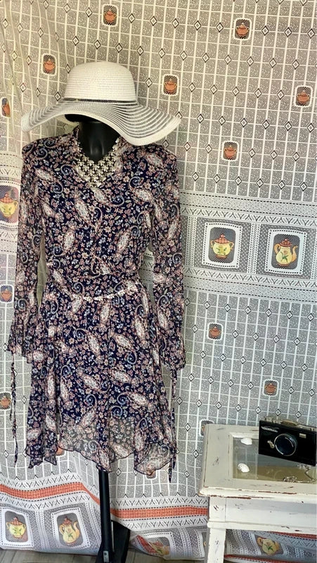 Pitty sheer sleeve longuette dress