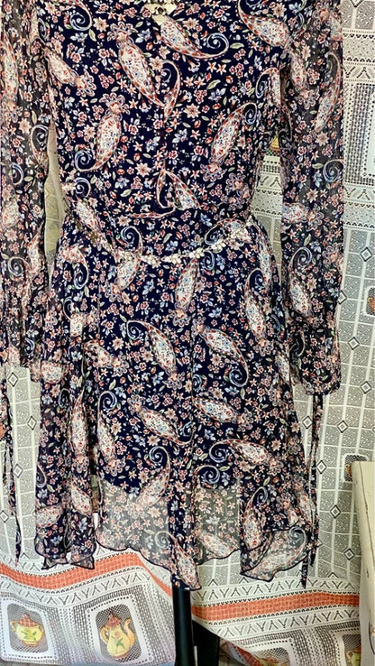 Pitty sheer sleeve longuette dress