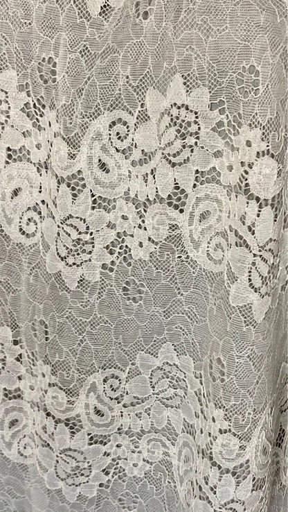 Wall lace dress