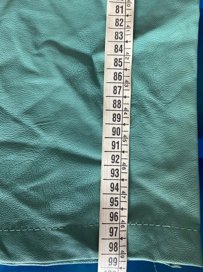 Completo pantalone a palazzo di pelle e top