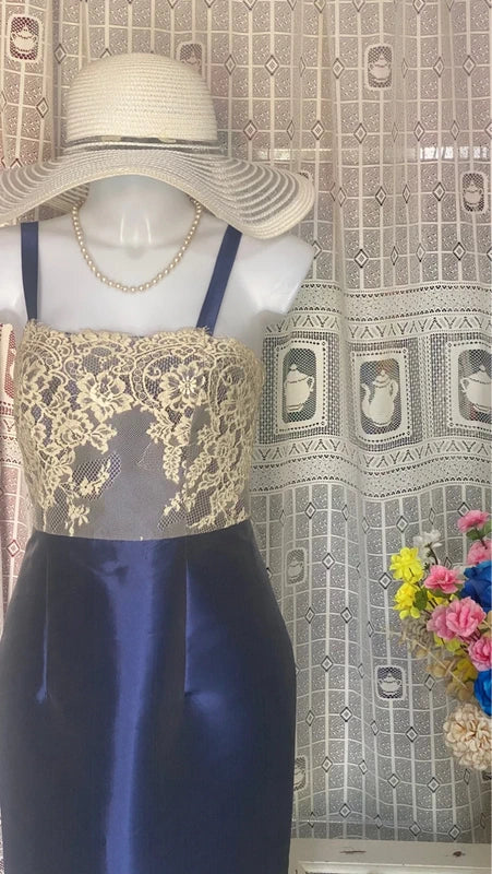 Elegant dress with lace bolero