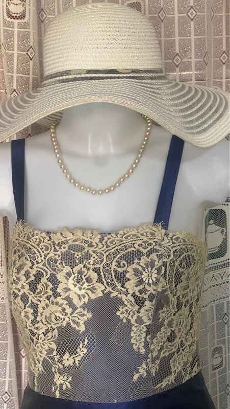 Elegant dress with lace bolero