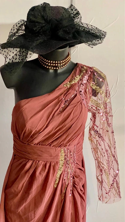 Abito elegante monospalla con paillettes