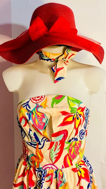 Bandeau or strapless dress with sweetheart neckline