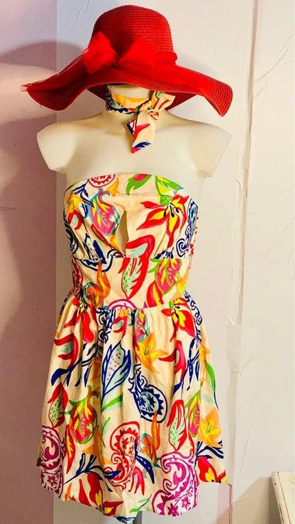 Bandeau or strapless dress with sweetheart neckline