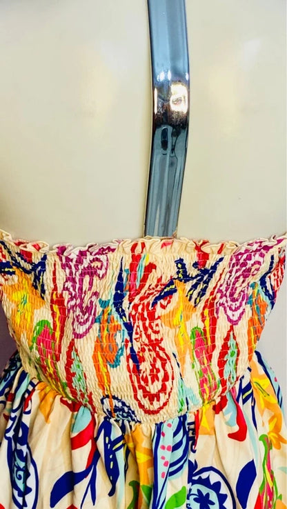 Bandeau or strapless dress with sweetheart neckline