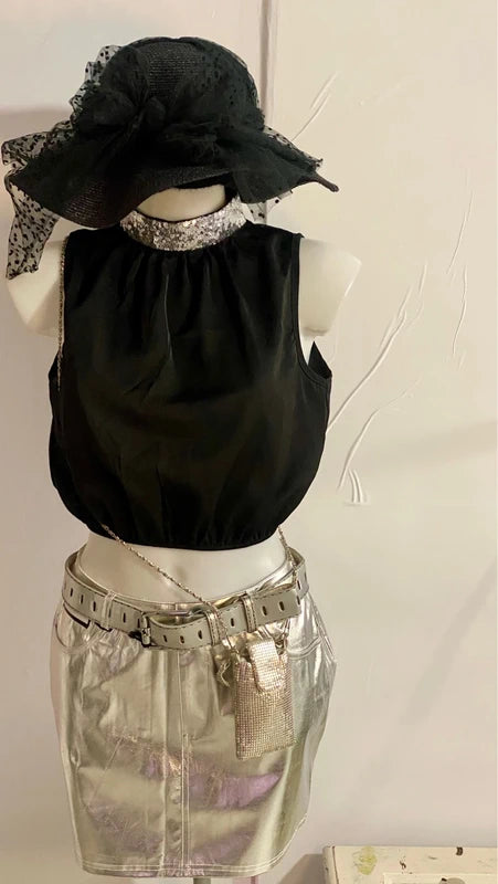 Top con Paillettes e Gonna Midi Silver