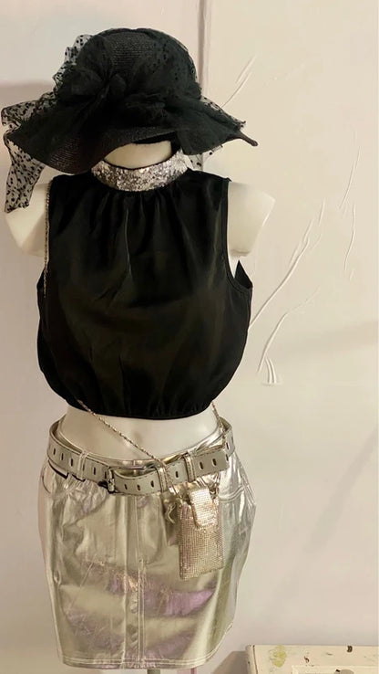 Top con Paillettes e Gonna Midi Silver