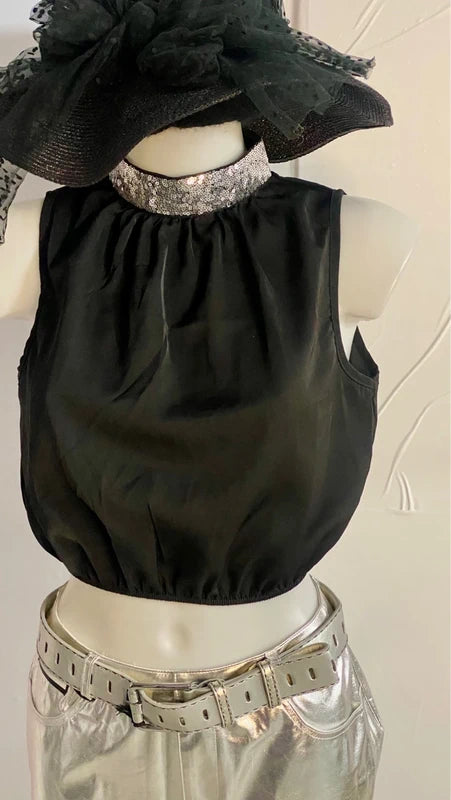 Top con Paillettes e Gonna Midi Silver