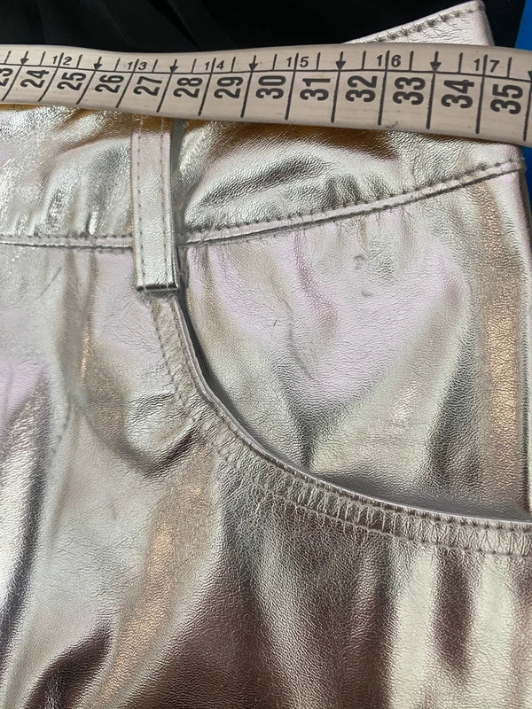 Top con Paillettes e Gonna Midi Silver