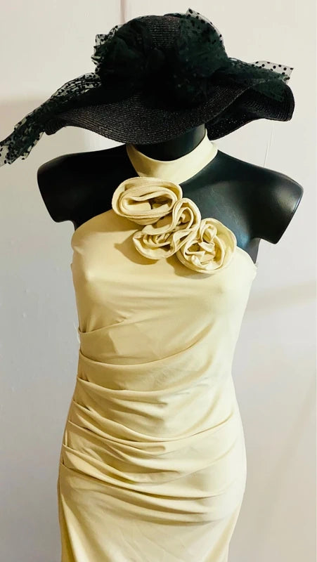 Abito Lungo Elegante Drappeggiato Scollo All’Americana Stola Sul Retro