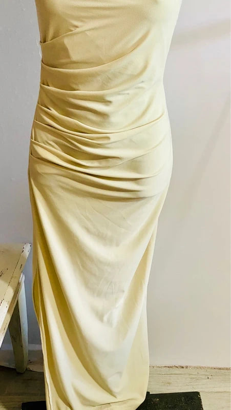 Abito Lungo Elegante Drappeggiato Scollo All’Americana Stola Sul Retro