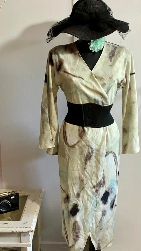 Abito Midi Longuette Con Scollo V Maniche Lunghe A Campana Misure Nelle Foto