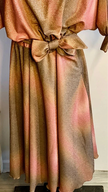 Abito Curvy Glitterato Con Fusciacca Misure Nelle Foto