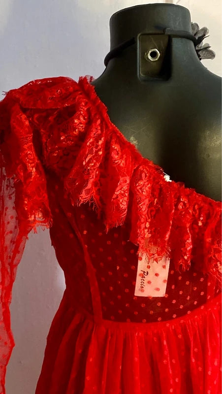 Abito Rosso In Tulle Con Pois Maniche In Pizzo Misure In Foto
