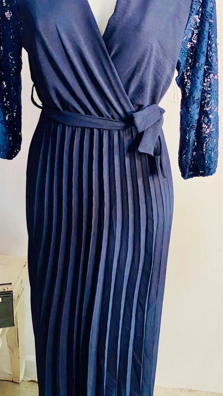 Abito Lungo Plissettato In Pizzo Misure In Foto