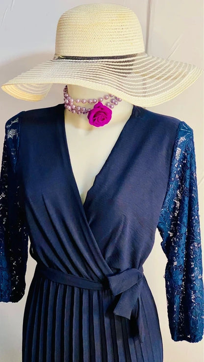 Abito Lungo Plissettato In Pizzo Misure In Foto