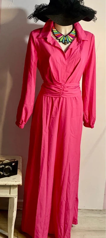 Bellissima Tuta Elegante Con Fusciacca a Cintura misure nelle foto