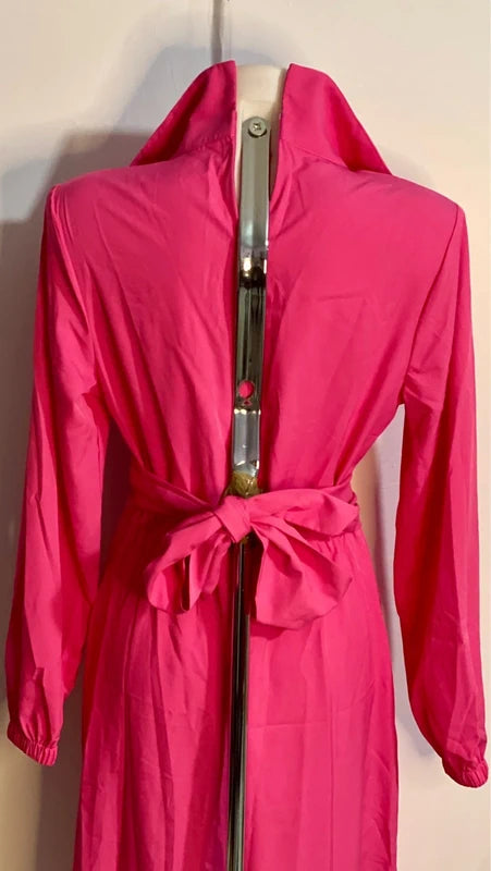 Bellissima Tuta Elegante Con Fusciacca a Cintura misure nelle foto