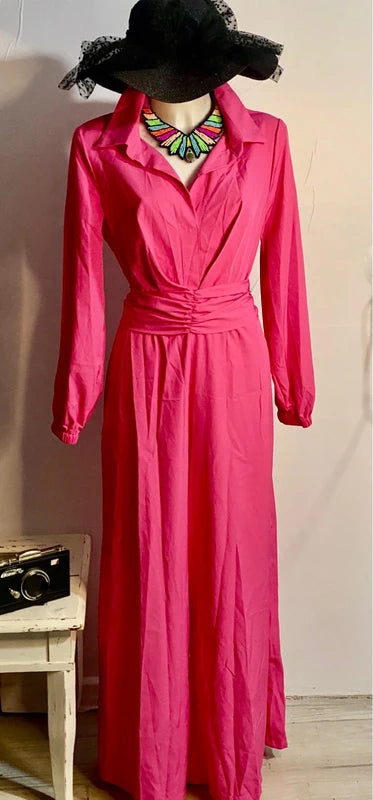 Bellissima Tuta Elegante Con Fusciacca a Cintura misure nelle foto