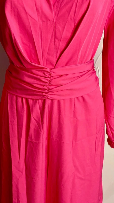 Bellissima Tuta Elegante Con Fusciacca a Cintura misure nelle foto