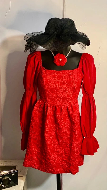 Vestito rosso Vestibilita’ XS fino alla M misure in foto