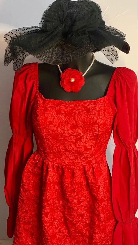 Vestito rosso Vestibilita’ XS fino alla M misure in foto