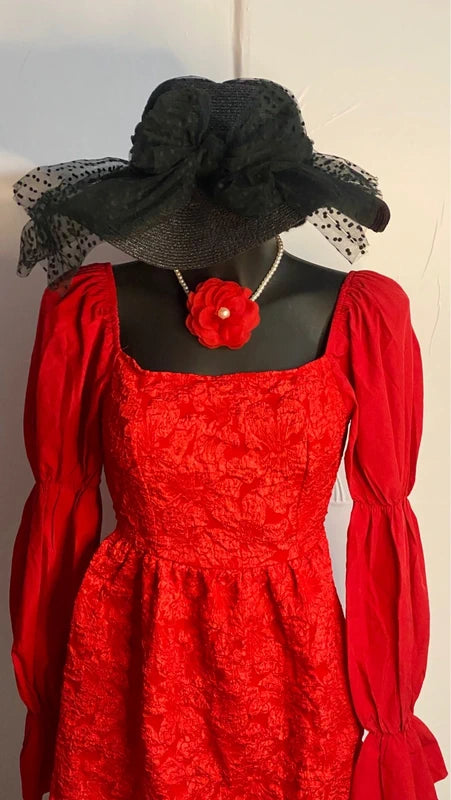 Vestito rosso Vestibilita’ XS fino alla M misure in foto