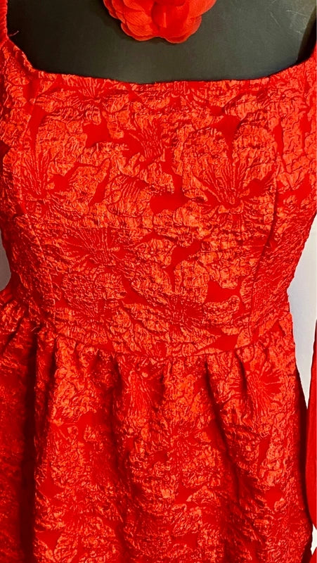 Vestito rosso Vestibilita’ XS fino alla M misure in foto