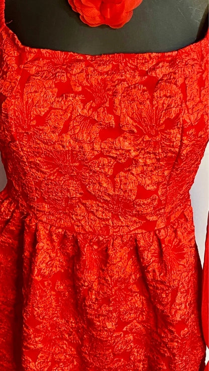 Vestito rosso Vestibilita’ XS fino alla M misure in foto