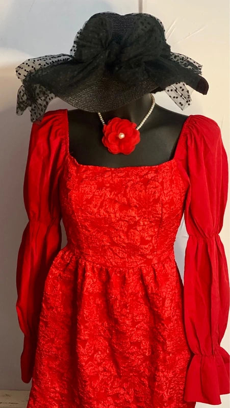 Vestito rosso Vestibilita’ XS fino alla M misure in foto